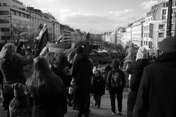 Praga Chequia Febrero 2022 Manifestación Apoyo Ucrania Plaza Wenceslao —  Fotos de Stock