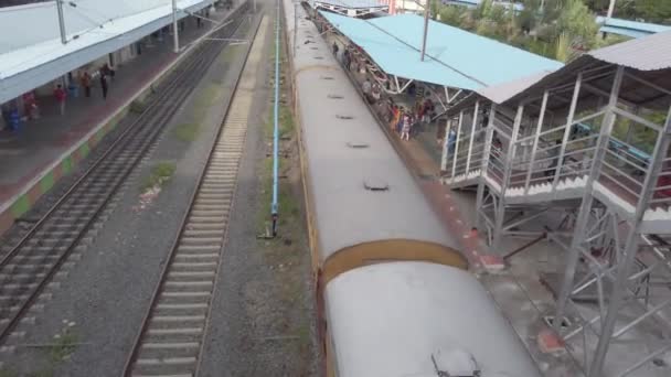Chennai India Ottobre 2021 Treno Indian Railway Express Arrivo Sul — Video Stock