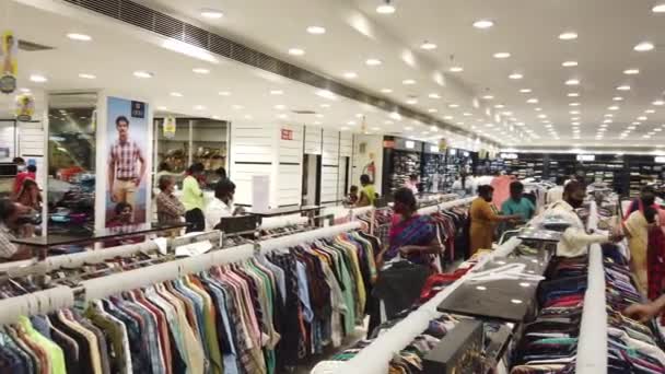 Chennai India Oktober 2021 Zuid Indiase Mensen Winkelen Bij Pothys — Stockvideo