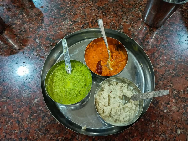 Coconut Chutney Green Mint Chutney Tomato Onion Chutney Plate — Stock Photo, Image