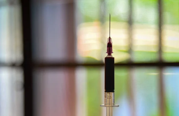 Крупним Планом Єкційний Тестовий Шприц Крові Вакцинація Крупним Планом — стокове фото