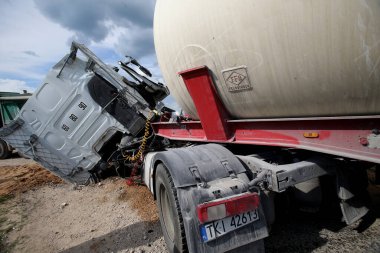 Litvanya 'da, Baltica yolunda iki kamyonun çarpışması. 05 25 2016