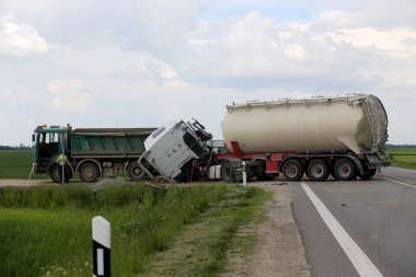 Litvanya 'da, Baltica yolunda iki kamyonun çarpışması. 05 25 2016