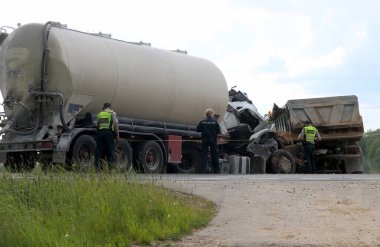 Litvanya 'da, Baltica yolunda iki kamyonun çarpışması. 05 25 2016
