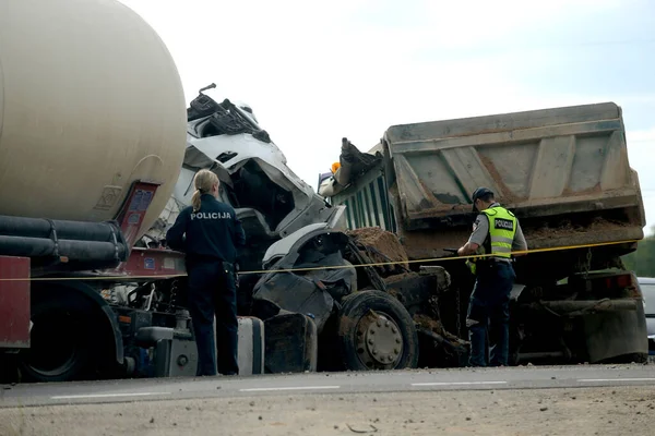 Litvanya 'da, Baltica yolunda iki kamyonun çarpışması. 05 25 2016