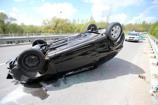 Auto Capovolse Una Strada Campagna Velocità Non Sicura Distretto Kedainiai — Foto Stock