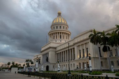 Havana 'daki Meclis Binası ve bitişik sokakları 905 2022