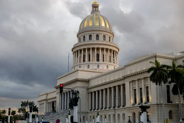 Havana 'daki Meclis Binası ve bitişik sokakları 905 2022