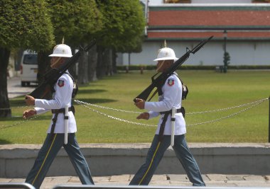 Bangkok, Tayland Kraliyet Onur Muhafızları Bangkok 'taki Büyük Kraliyet Sarayı' nda