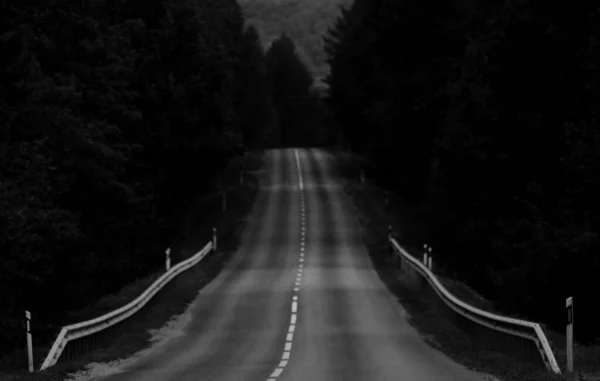 Empty Dark Rural Asphalt Highway Perspective White Line — Stock Photo, Image