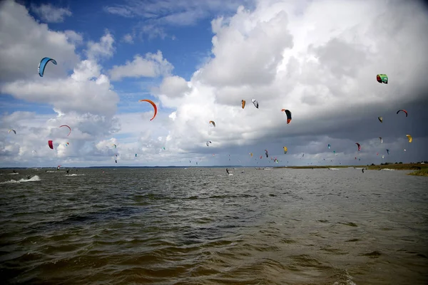 Power Kites Kursiu Lagoon Svencele Lithuania 2020 — Fotografia de Stock