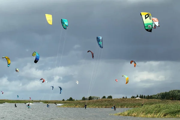 Power Kites Kursiu Lagoon Svencele Lithuania 2020 — Fotografia de Stock