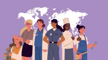 Bir grup kadın işçi ve toprak haritaları.