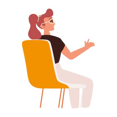 Kadın sandalyede oturuyor.