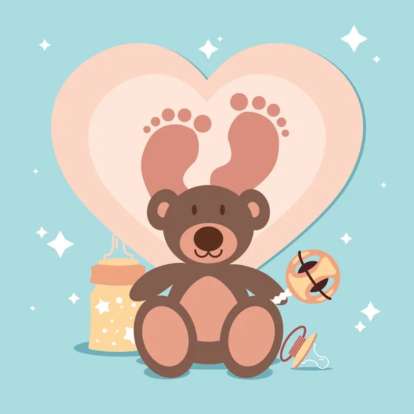 Baby bear and rattle — Stock Vector