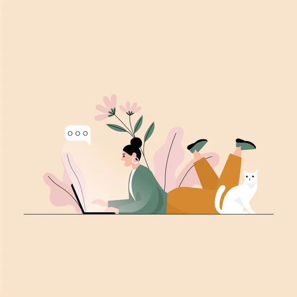 Mujer Charlando Tumbada Suelo Con Portátil Gato Ilustración Vectorial Plana — Vector de stock