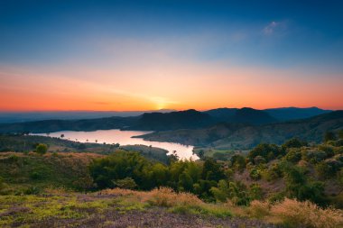 gün batımı baraj zamanla