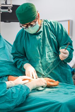 arteriyovenöz fistül son aşama böbrek hastalığı hasta için uzun süreli diyaliz için cerrahın