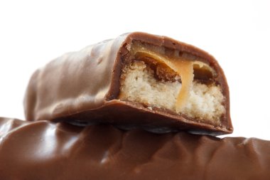 Yapışkan karamel bisküvi, çikolata kaplı