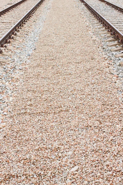 Trilhas de trem recém-estabelecidas em lastro de concreto — Fotografia de Stock