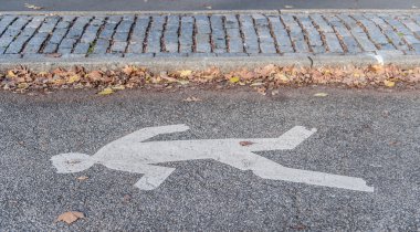 adam geçerken yol simgesi.