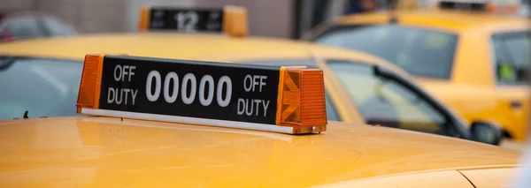 Nova Iorque cabina amarela — Fotografia de Stock