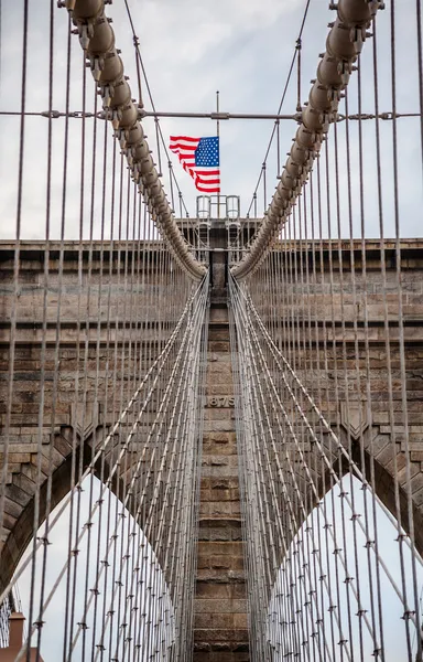 布鲁克林桥电缆 — 图库照片