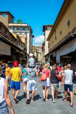 Ponte vecchio sokak görünümü