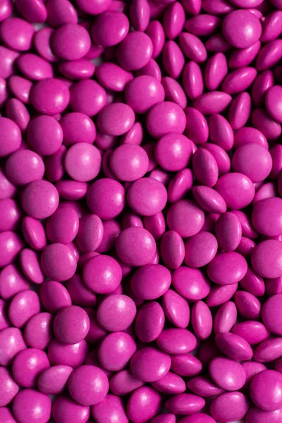Różowy Cukierek Powlekany Czekoladowy Przycisk Posypać Teksturą Smarties Posypki — Zdjęcie stockowe