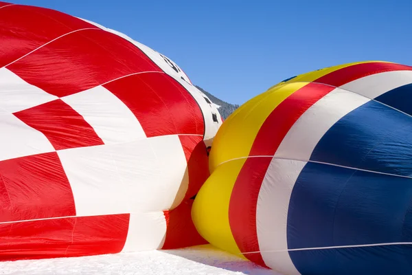 CHATEAU DOEX, SUIZA, 3 DE FEBRERO: Globos de aire caliente — Foto de Stock