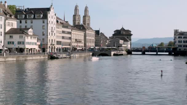 Zurich Switzerland Rudolf Brun Bridge 2021 Police Boat Two Policemen — Vídeo de Stock