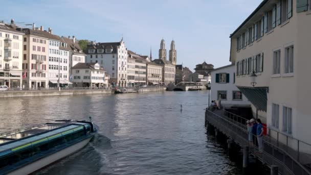 Zurich Switzerland Rudolf Brun Bridge 2021 Passenger Ship Sailing Limmat — Vídeo de Stock