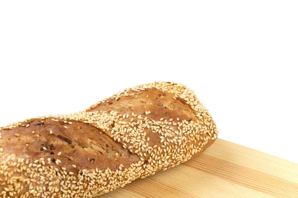 Kopieren Weltraum diätetisches Roggenbrot mit Leinsamen, Sesam und Gemüse. Glutenfreies Brot. Gesundes Essen, leckeres Frühstück, Bio-Produkte. Kalorienarmes Mehlprodukt — Stockfoto