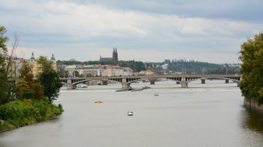 PRAG.