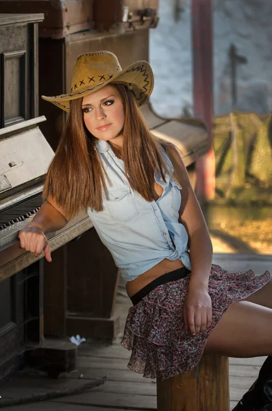 Girl with western hat — Stock Photo, Image