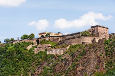 Koblenz, Rhineland-Palatinate 'deki Ehrenbreitstein Kalesi manzarası.