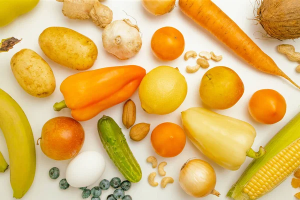 Olika Friska Färska Grönsaker Frukt Och Nötter Vit Bakgrund Grönsaker — Stockfoto