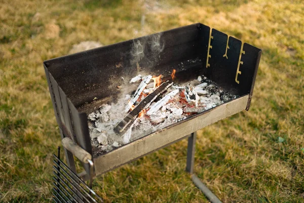 Grill Flamme Heiß Brennenden Grill Freien Kochen Von Essen Grill — Stockfoto