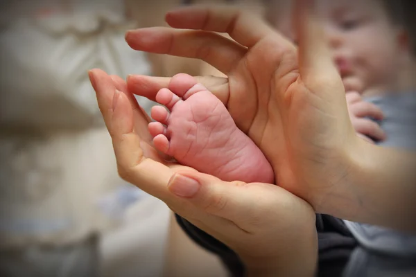 De kleine voet in de wereld — Stockfoto