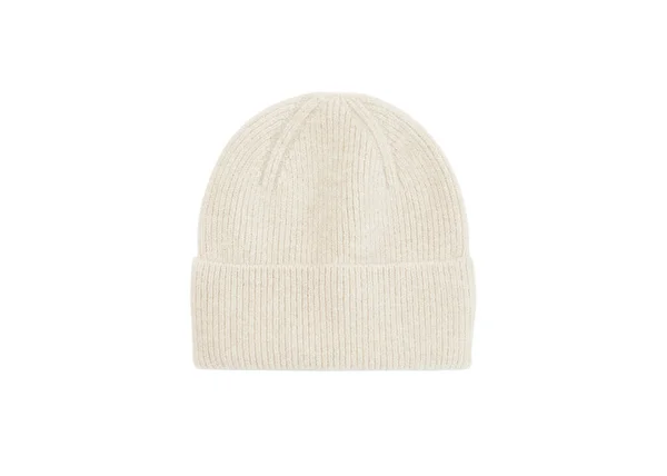 Cappello invernale in maglia bianca isolato su sfondo bianco. Caldo cappello di lana. Chiudi colpo di freddo inverno fatto a mano maglieria vestiti — Foto Stock