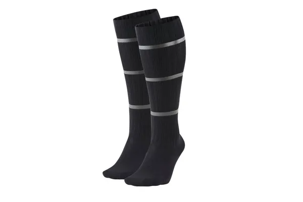 Černá barva ponožky izolované na bílém pozadí. Jeden pár ponožek. Sada černých ponožek pro pěší sporty jako modelka pro reklamu, branding, design mokup, izolovaná, střihová dráha — Stock fotografie