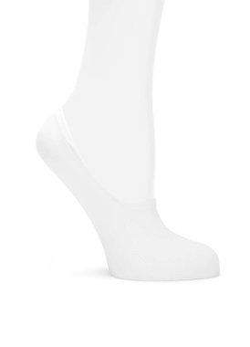 Beyaz renkli mini çoraplar beyaz arka planda izole edilmiş tasarım için. Spor için kısa çoraplar. Reklam, logo ve markalaşma için etiketler. Çift spor pamuklu çorap.
