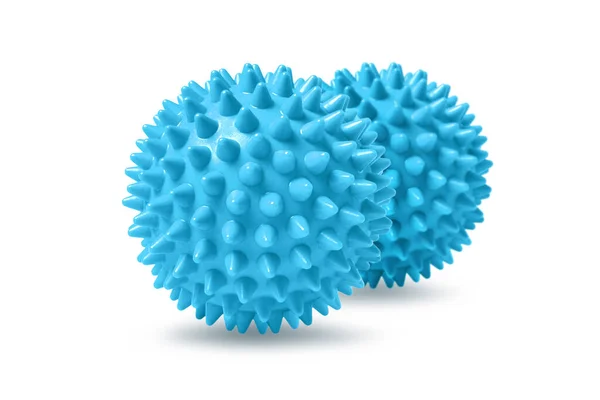 Blauwe plastic stekelige massagebal geïsoleerd op wit. Concept van fysiotherapie of fitness. Close-up van een kleurrijke rubberen bal voor hond tanden op een witte achtergrond. Corona virus model — Stockfoto