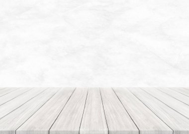 Boş tahta masa üstü ve bulanık duvar. Duvar dokusu arka planı. Pankart inşa etmek soyut arkaplan oluşturur - ürünlerinizi görüntülemek veya montajlamak için kullanılabilir