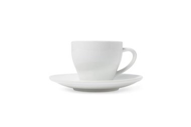 Beyaz fincan ve çay tabağı beyaz arka planda izole edilmiş. Seramik kahve fincanı ya da çay fincanı ve içecek tabağı yakından. Klasik porselen kap kacak.