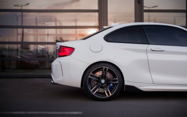 Gece şehrinde BMW M2