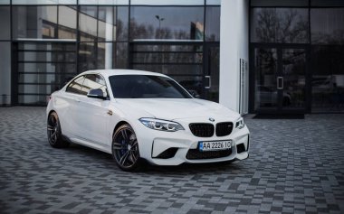 Gece şehrinde BMW M2