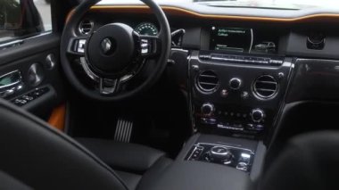 Kyiv, Ukrayna - 12.06.2021: Rolls-Royce Cullinan