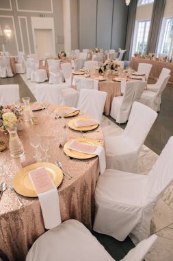 Tatilin düğün nitelikleri