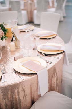 Tatilin düğün nitelikleri